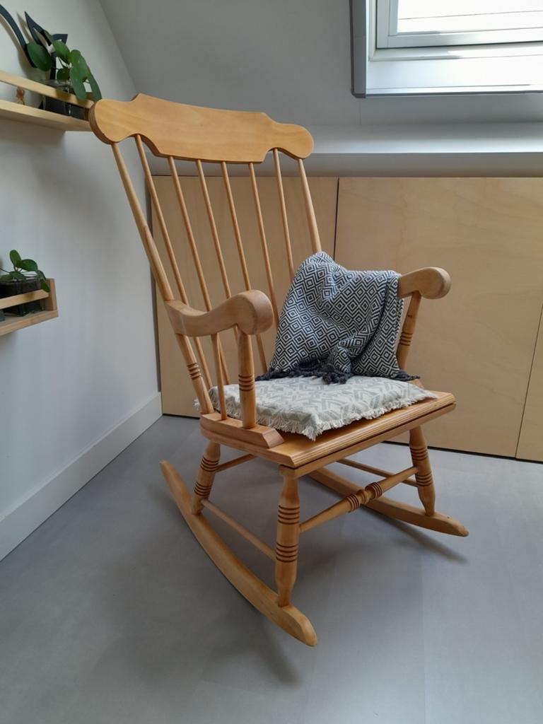 Houten schommelstoel, Kinderen en Baby's, Kinderkamer | Tafels en Stoelen, Ophalen, Gebruikt, Stoel(en)