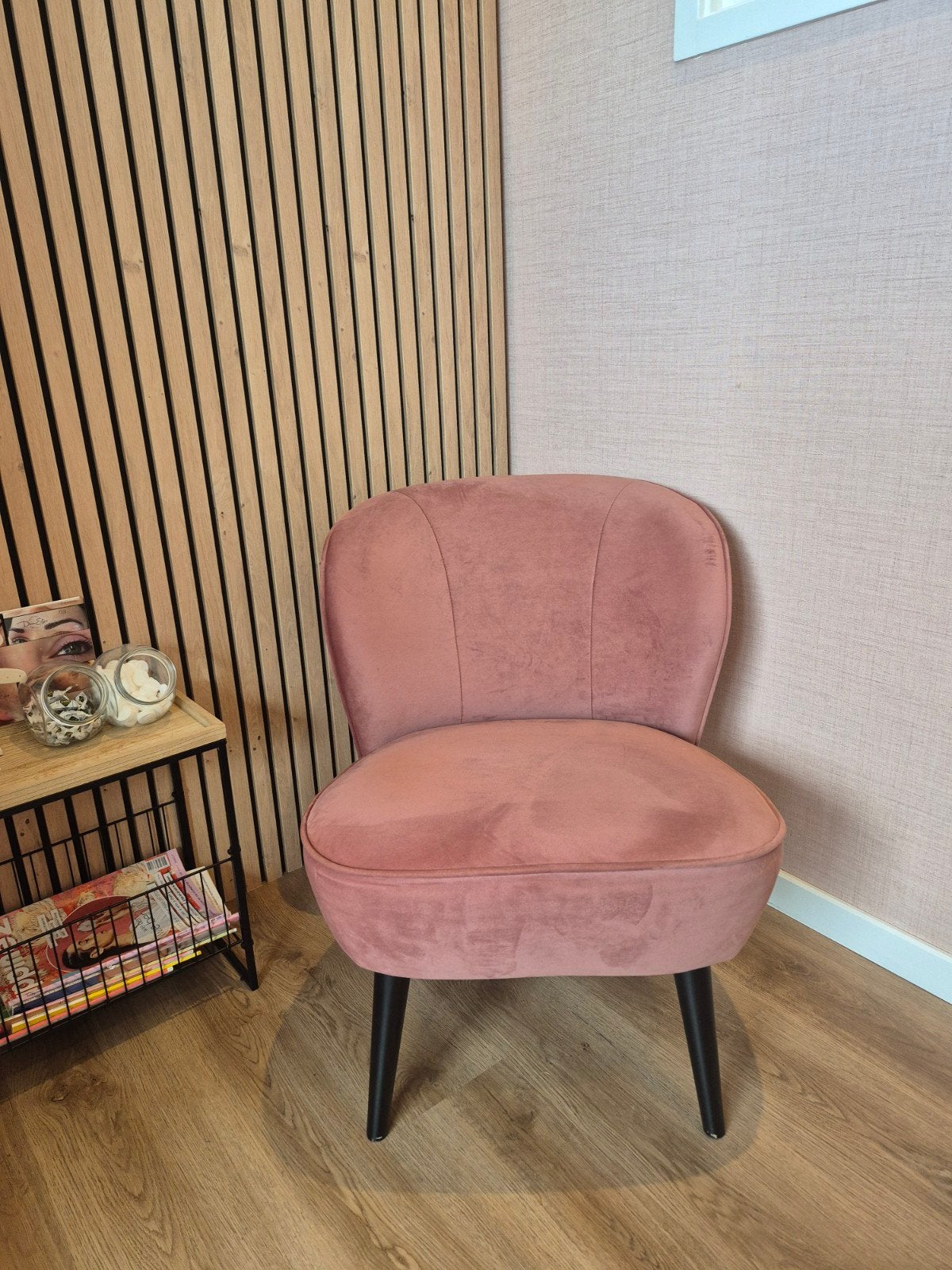 Velvet stoeltje oud roze van WOOOD, Huis en Inrichting, Ophalen, Zo goed als nieuw, Stof