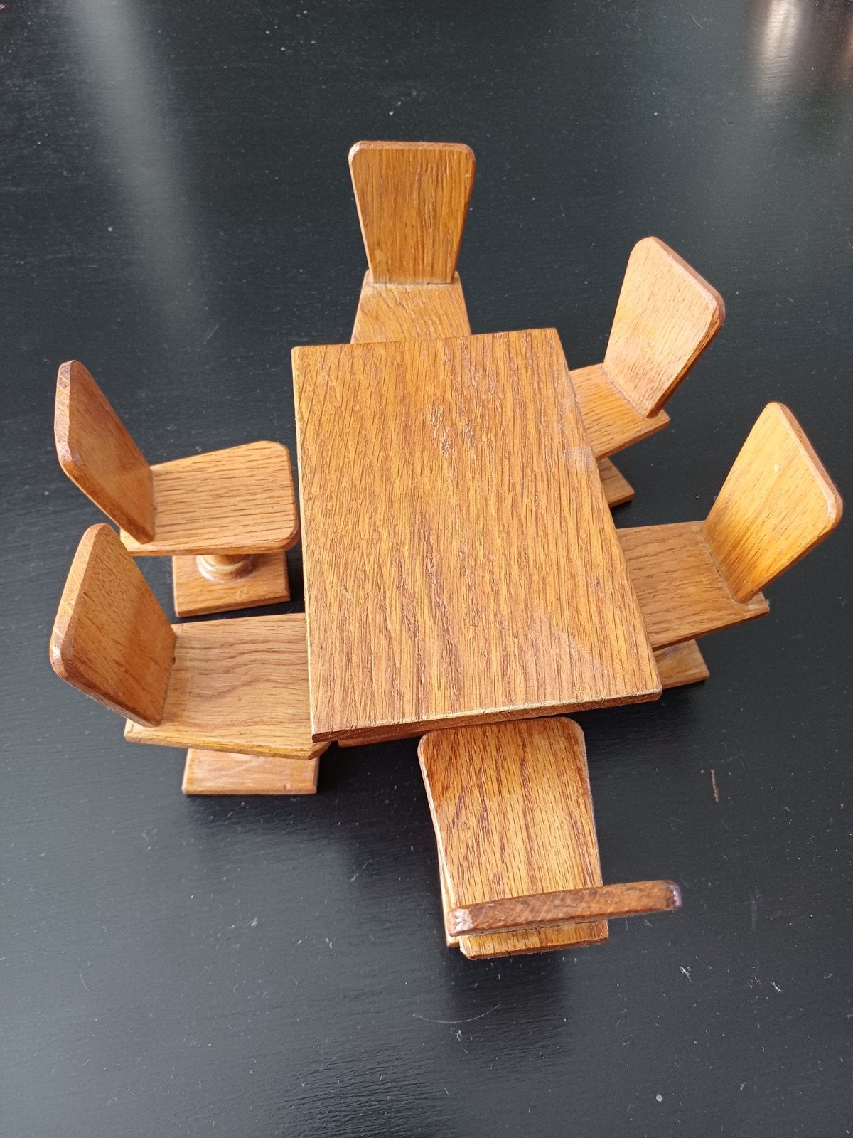 Handgemaakte poppenhuis eettafel met 6 stoelen, 50 jaar oud, Ophalen, Zo goed als nieuw