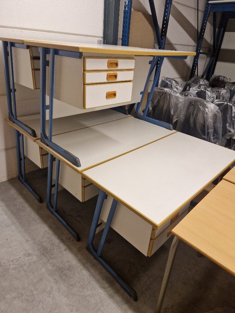 5 stuks Schilte Schoolbureau 130x65 cm (gebruikt), Ophalen, Met lades, Schoolbureau, Zo goed als nieuw