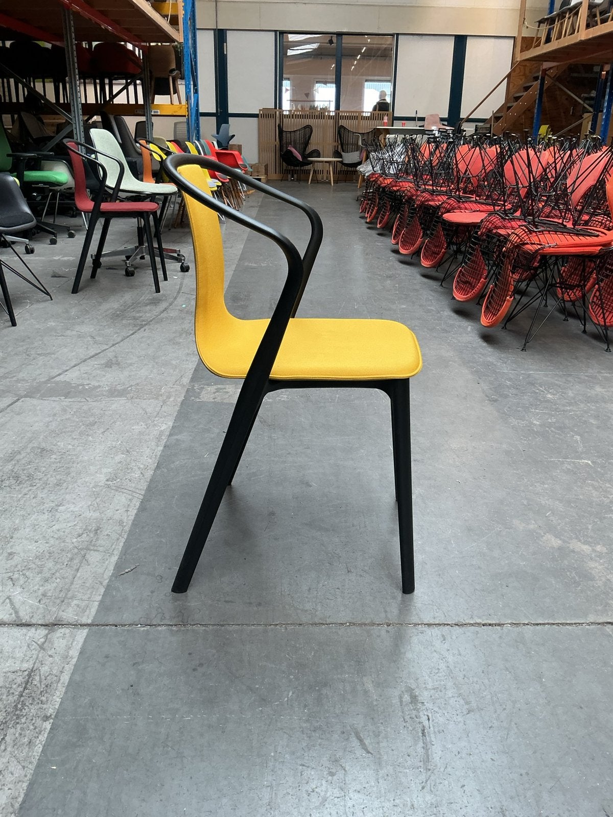 Vitra Belleville Chair Stoel | Kunststof | Gele Stof, Gebruikt, Overige kleuren, -, Kunststof
