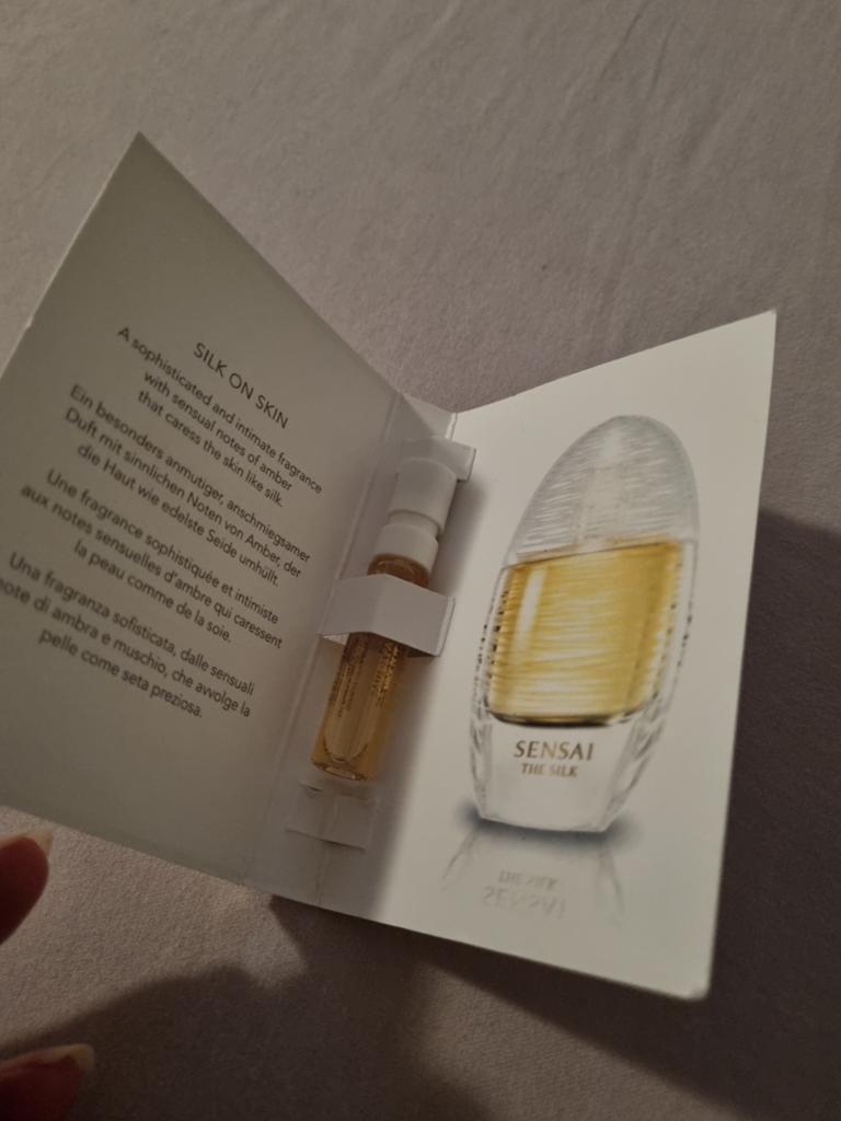 Sensai The Silk Eau de Parfum proefje 1.5ml, Ophalen of Verzenden, Gebruikt