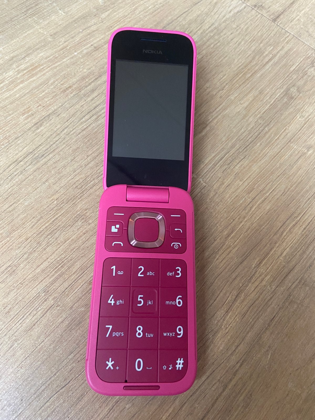 Roze Nokia startphone/flipphone, Gebruikt, Fysiek toetsenbord, Inklapmodel, Ophalen of Verzenden