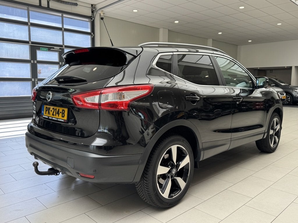 Nissan QASHQAI 1.2 N-Connecta [ TREKHAAK I 360 CAMERA I LAGE, Voorwielaandrijving, Stof, Gebruikt, 4 cilinders