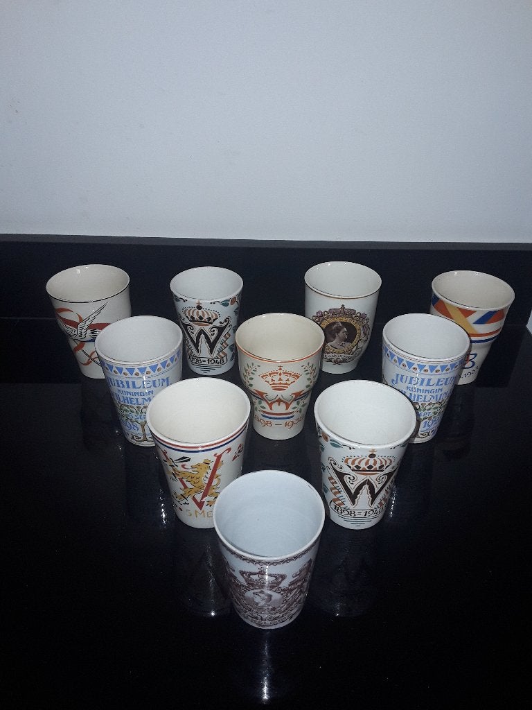 10 Koningshuis herrinerings bekers, Verzamelen, Verzenden, Zo goed als nieuw, Nederland, Servies