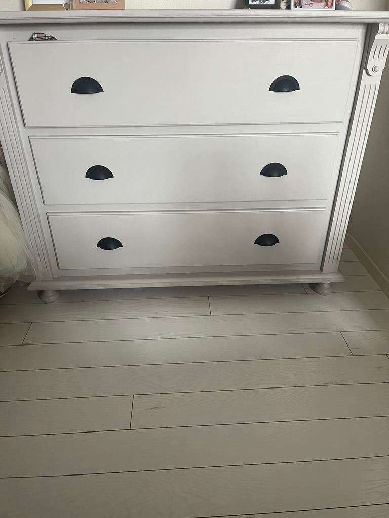 Brocante beige kledingkast, Huis en Inrichting, Kasten | Ladekasten, Ophalen, Gebruikt, 100 tot 150 cm, 3 of 4 laden