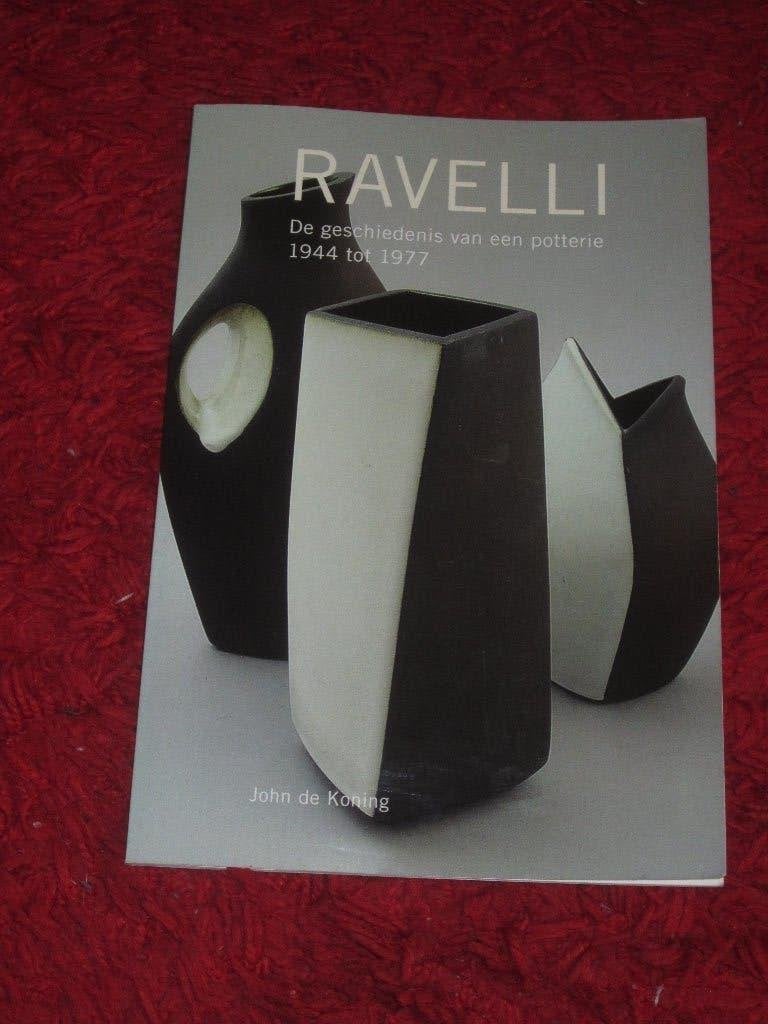 Leiden - Ravelli - Geschiedenis van een potterie - (2012)., Ophalen of Verzenden