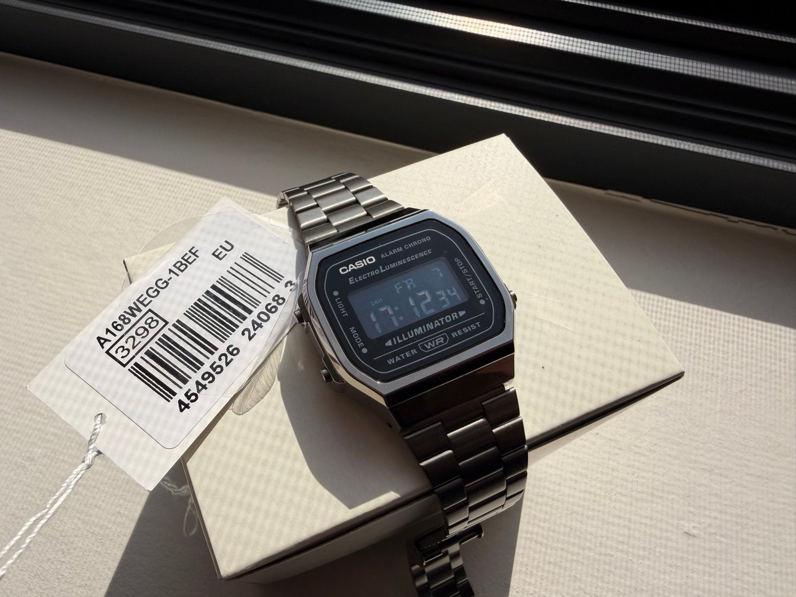 Casio A168WEGG-1BEF - Zo goed als nieuw, Staal, Polshorloge, Ophalen of Verzenden, Zo goed als nieuw