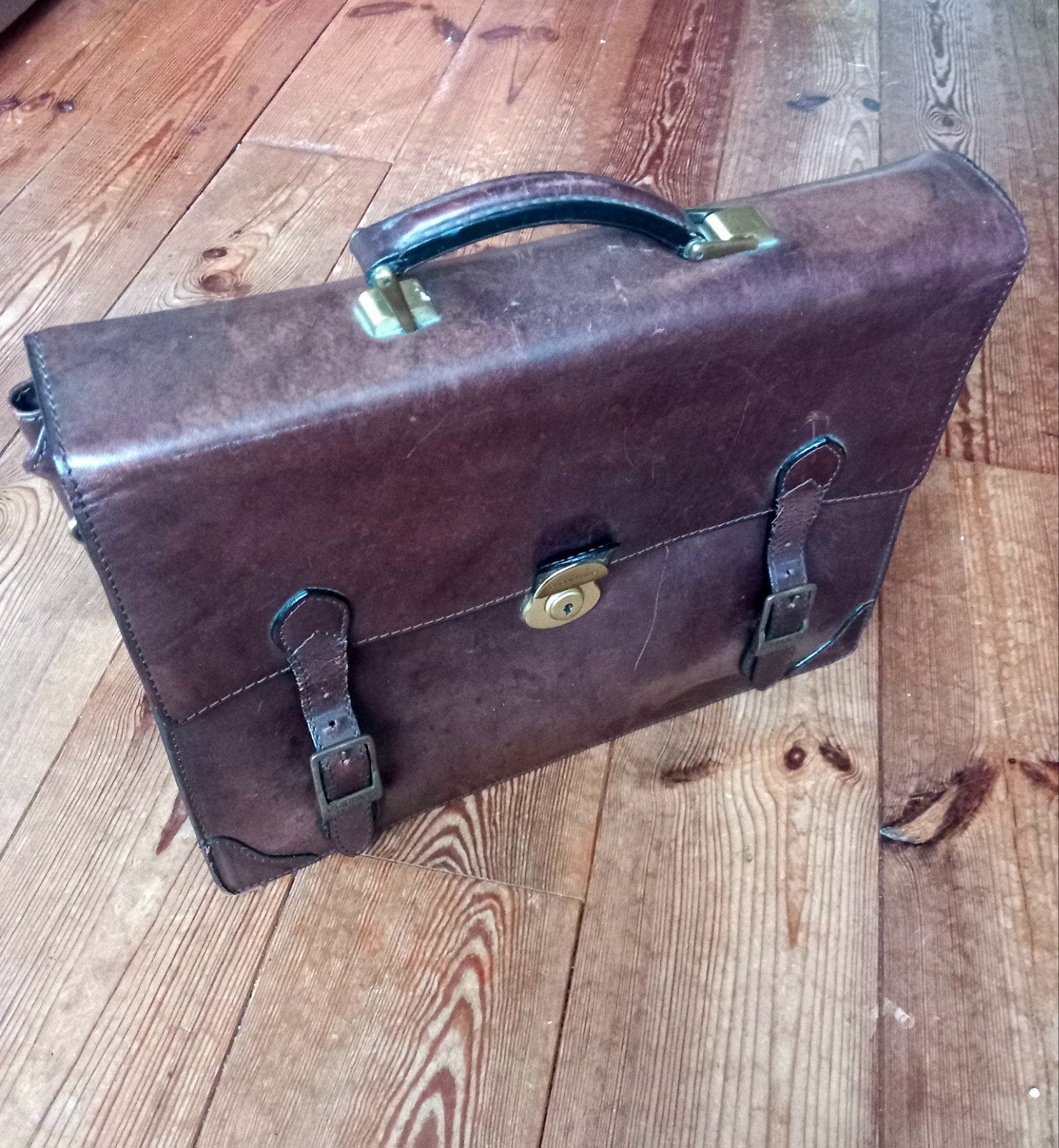 Mooie Leren tas Claudio Ferrici ZGAN laptop/ dossie


leren, Ophalen of Verzenden, 15 inch, Zo goed als nieuw, Aktetas