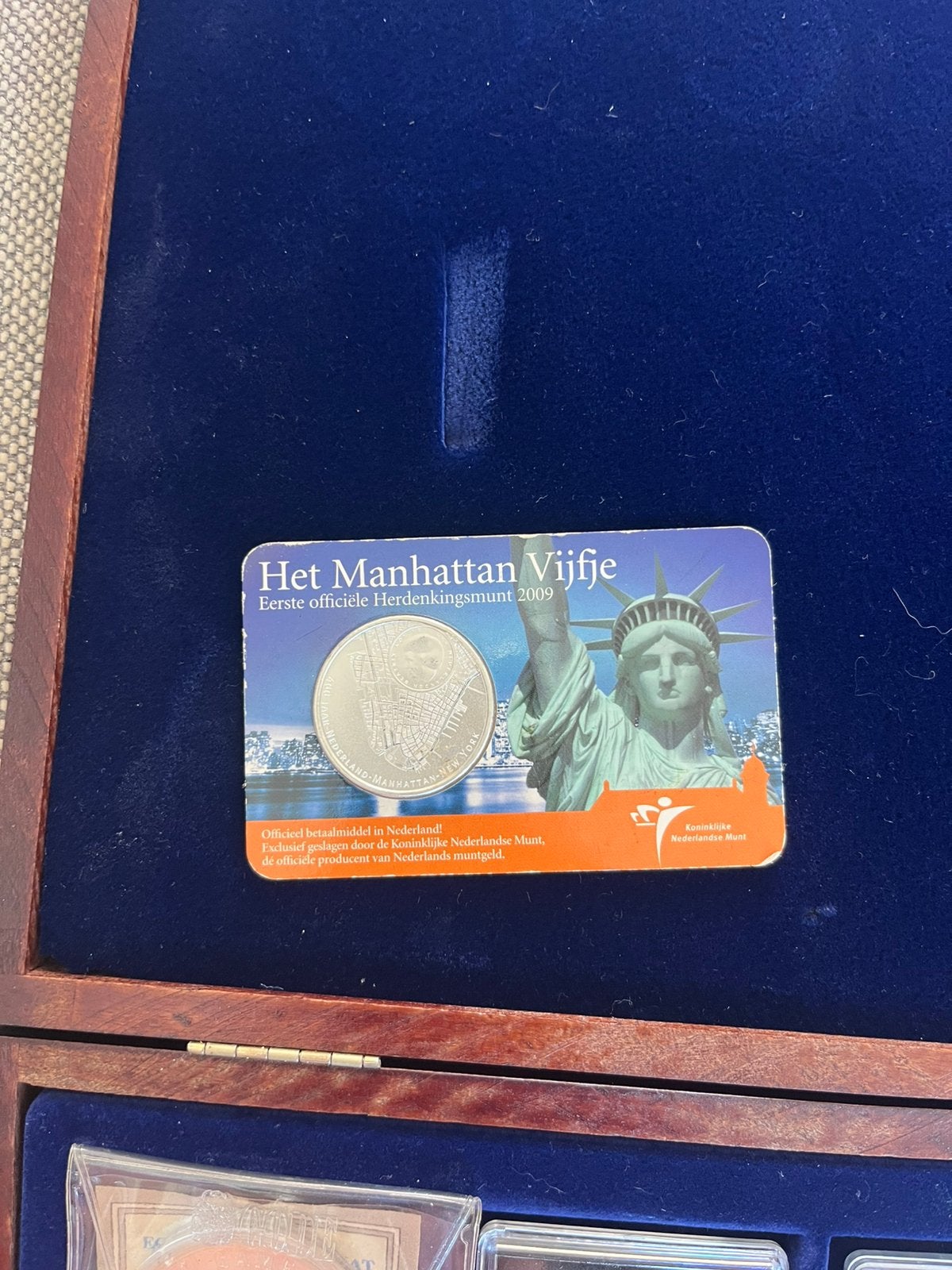 officiële herdenkingsmunt "Het Manhattan Vijfje" 2009 KNM, Postzegels en Munten, Koningin Beatrix, Zilver, Euro's, Ophalen of Verzenden