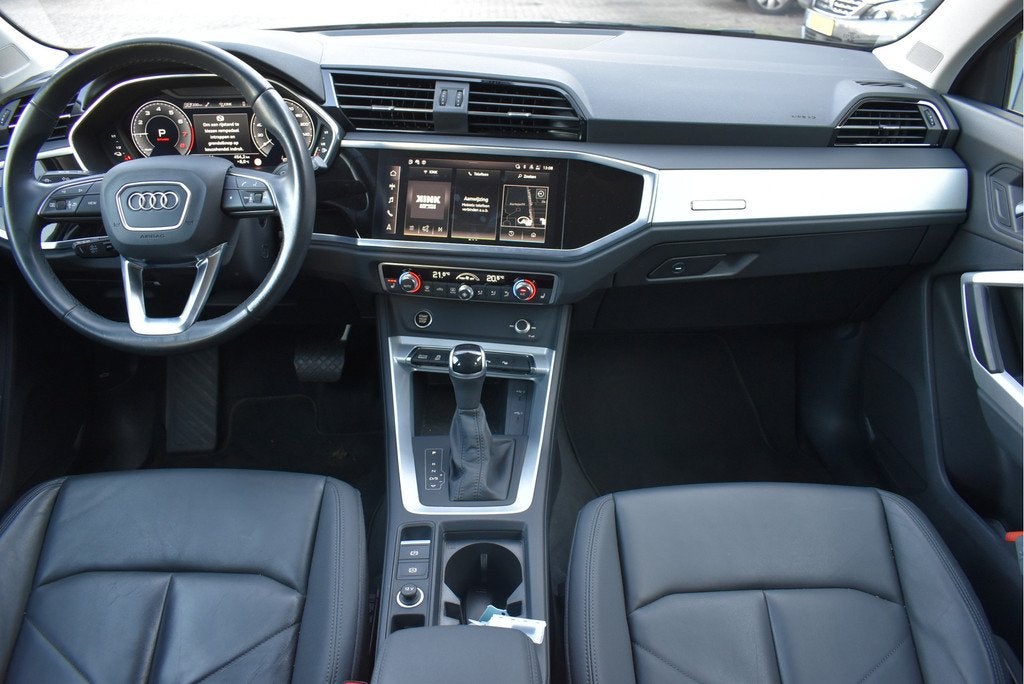Audi Q3 Sportback 45 TFSI e Business Edition Virtual cockpit, Auto's, Gebruikt, Euro 6, Blauw, 116 pk