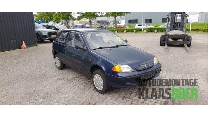 Portier 2Deurs rechts van een Suzuki Swift, Gebruikt, -, Deur, -