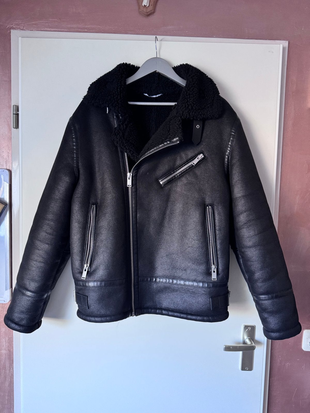Zara jas met teddy voering - Maat L, Ophalen of Verzenden, Zo goed als nieuw, Maat 52/54 (L), Zwart