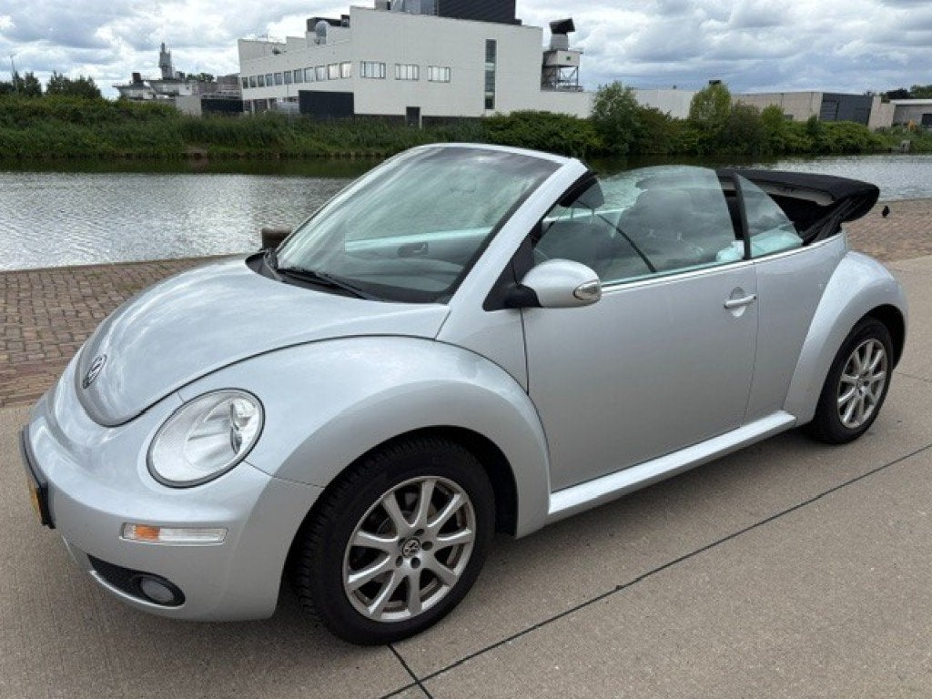 Volkswagen NEW BEETLE 1.4-16V TRENDLINE, Gebruikt, Beetle (Kever), 4 cilinders, Cabriolet
