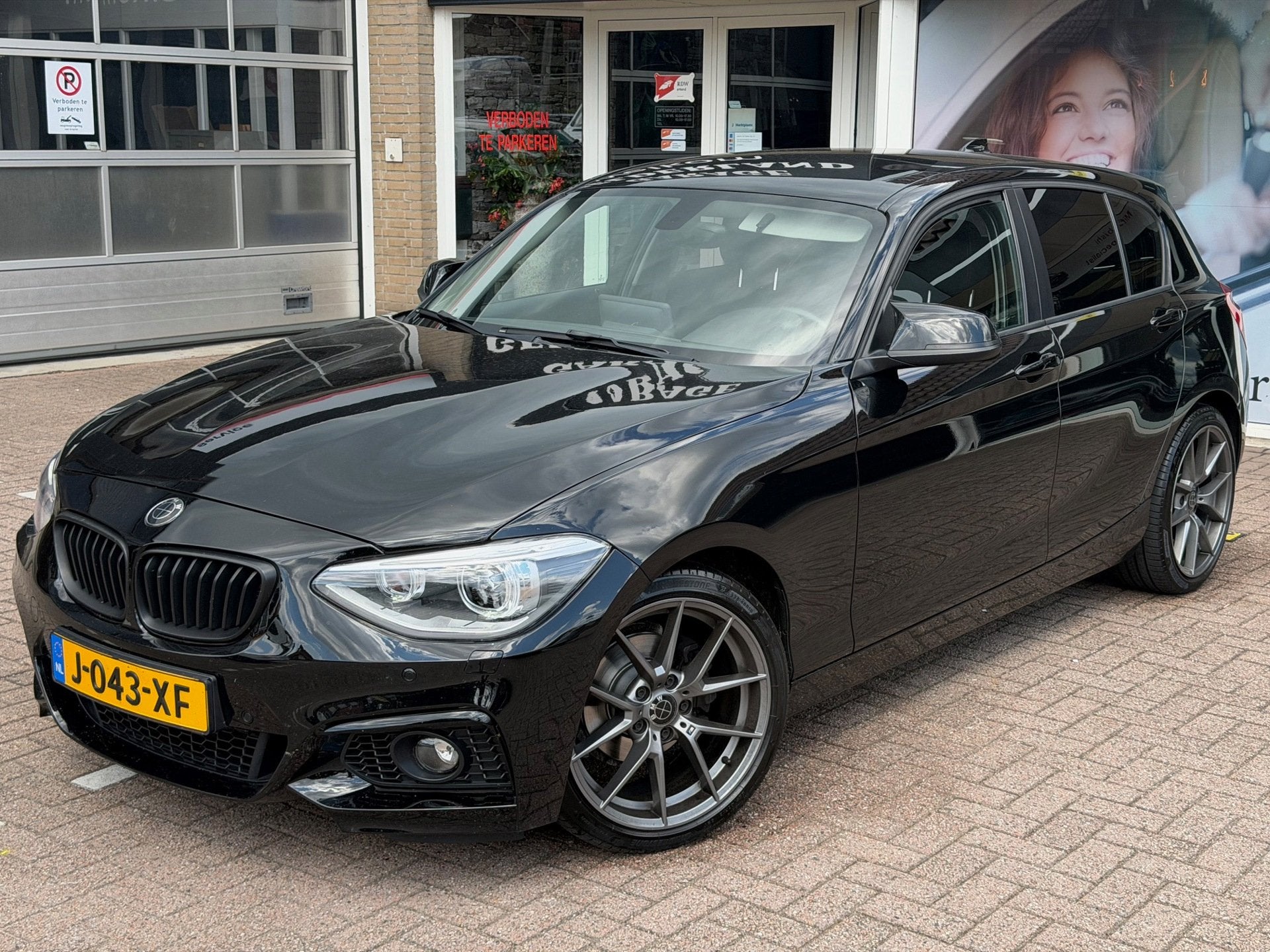 BMW 1-serie 116i Business+ M-Sport | Navi | Bi-Xenon | Full-, Auto's, BMW, 1-Serie, Euro 5, Gebruikt, Zwart