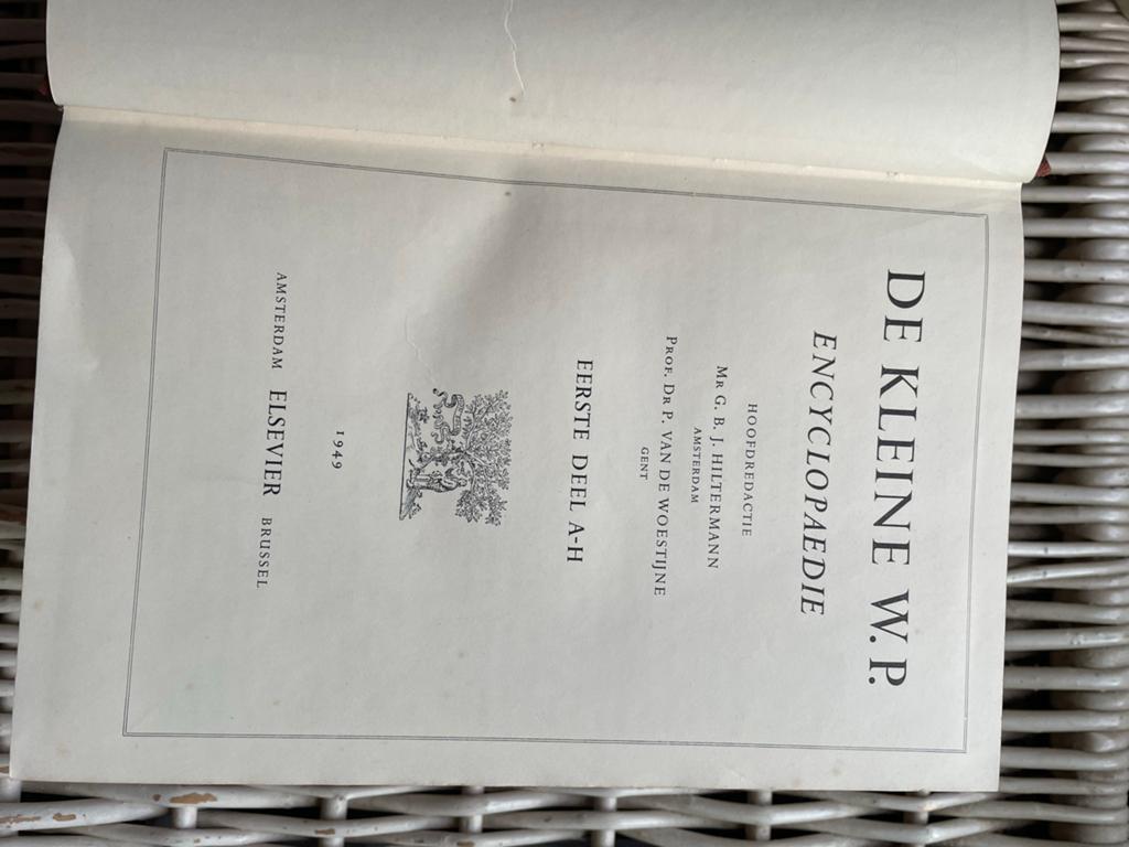 De Kleine W.P. Encyclopaedie - Winkeler Prins (2 delen), Ophalen of Verzenden, Gelezen, Algemeen, Complete serie