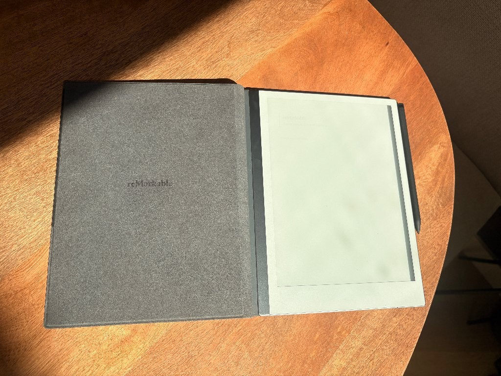 reMarkable 2 met book folio en marker, Computers en Software, Tekentablets, ReMarkable, Multi-touch, Ophalen of Verzenden, Zo goed als nieuw