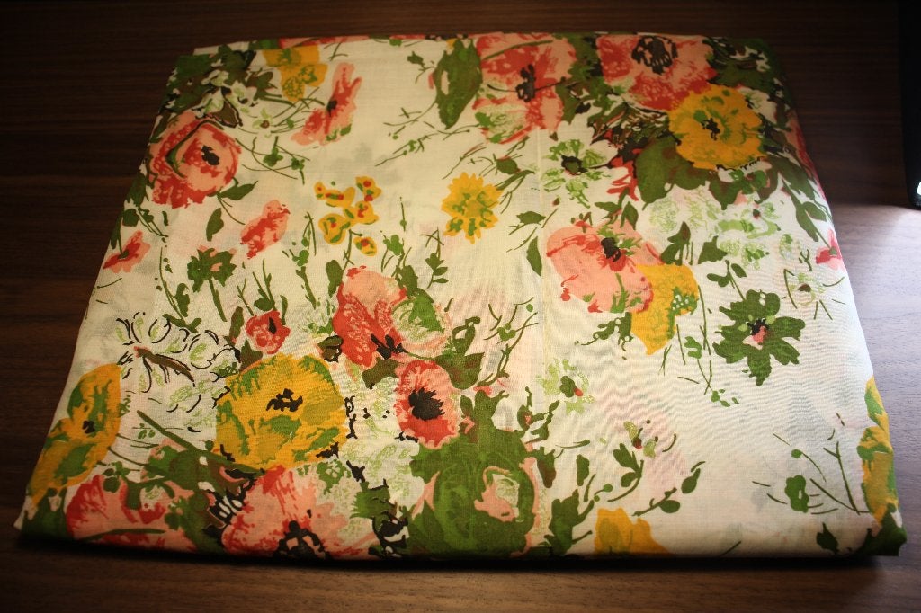 Coupon 100% katoen stof - wit met groen rood bloemen #4810, Wit, Ophalen of Verzenden, 30 tot 120 cm, Katoen