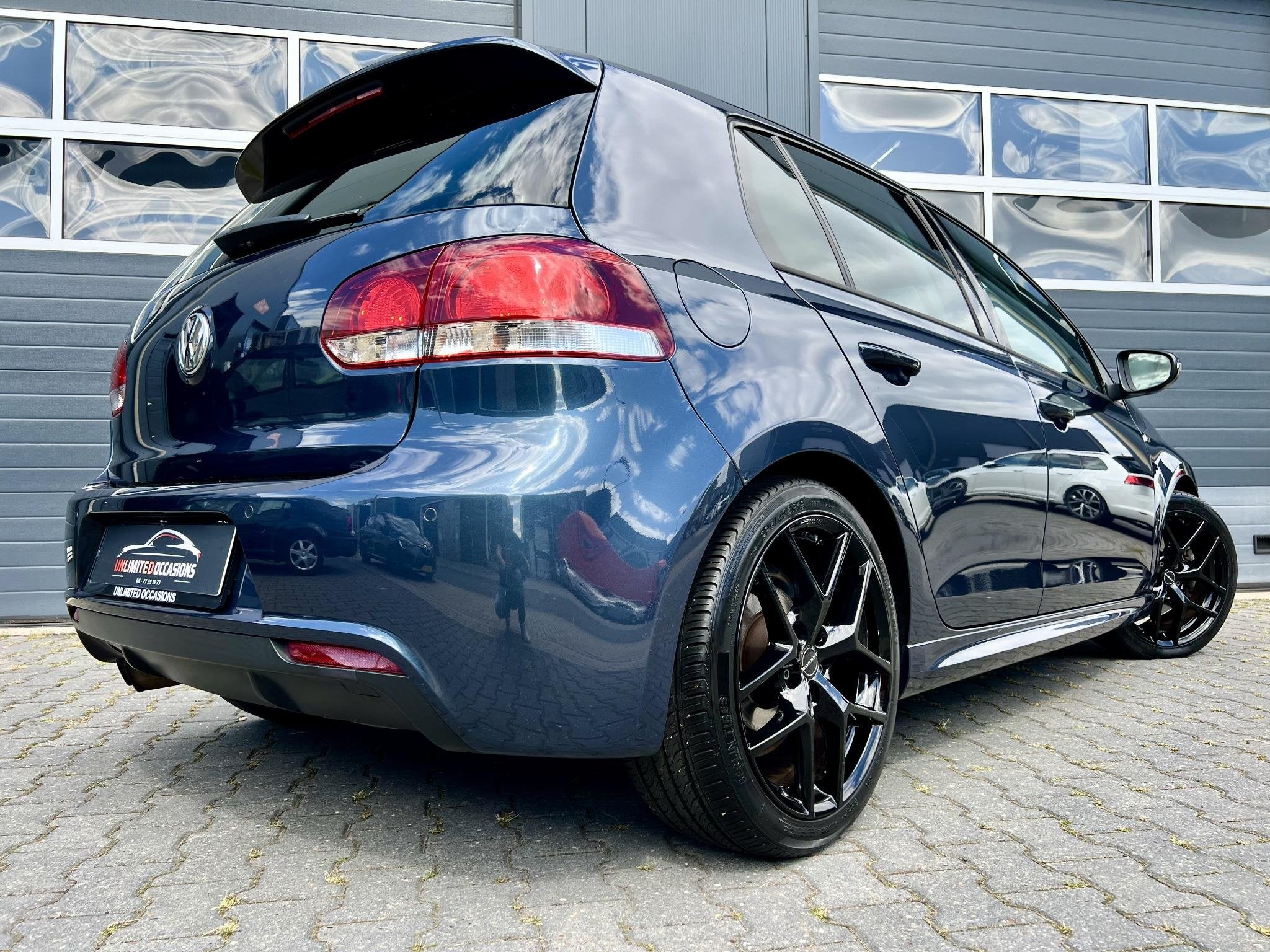 Volkswagen Golf 1.4 TSI R-Line Edition *160PK*XENON*CARPLAY, Voorwielaandrijving, Gebruikt, Zwart, 4 cilinders
