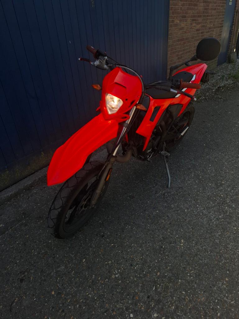 Beta RR 50 Motard 2024 - Technisch Goed, Akrapovic, Fietsen en Brommers, Brommers | Overige merken, Ophalen