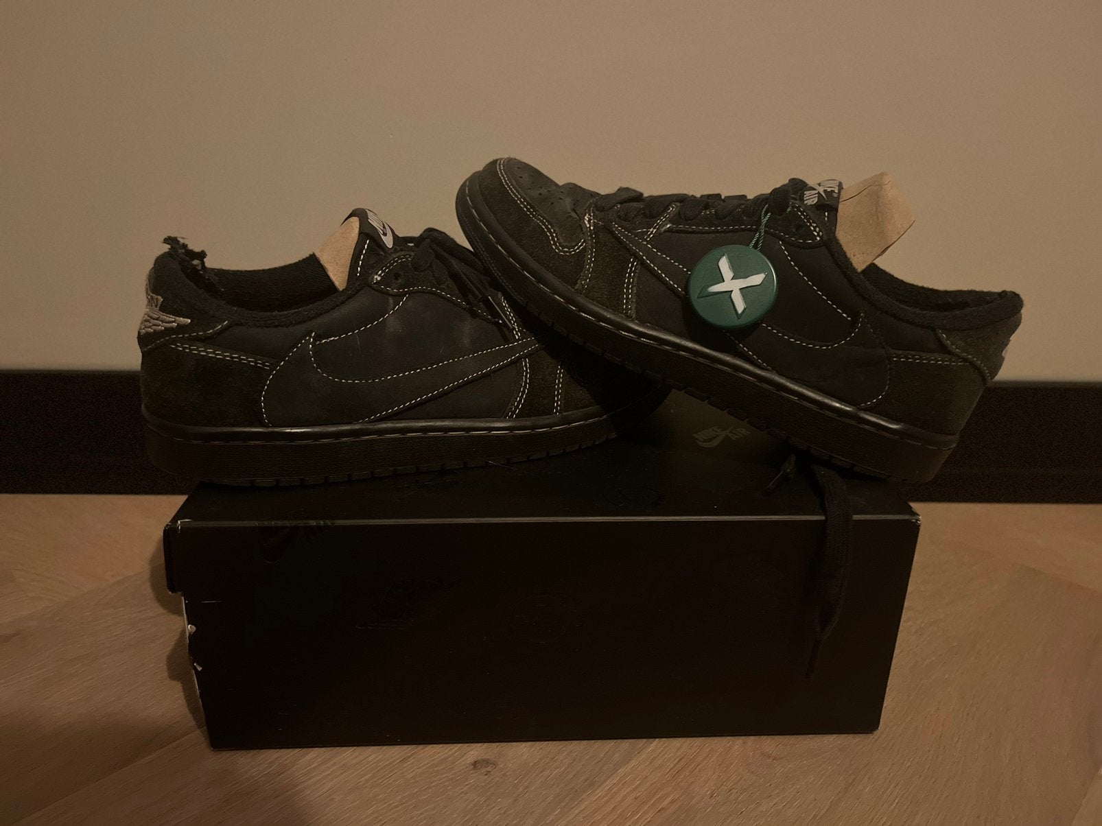 Travis scott black phatoms, Ophalen of Verzenden, Zo goed als nieuw, Zwart