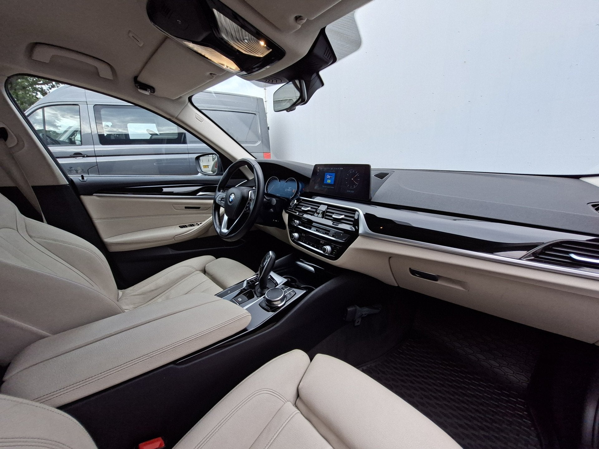 BMW 5 Serie 520d High Executive Leder Comfort Memory Luxury, Automaat, Achterwielaandrijving, Euro 6, Zwart