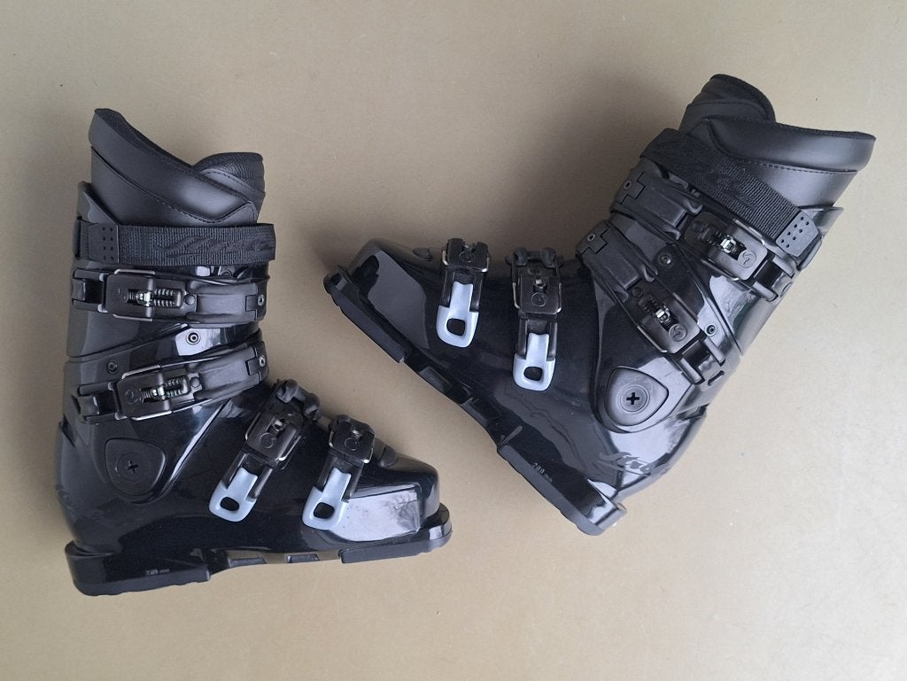 Hannes Strolz ski-schoenen boots zwart grijs maat 23,5 ca 37, 100 tot 140 cm, Schoenen, Ophalen of Verzenden, Zo goed als nieuw