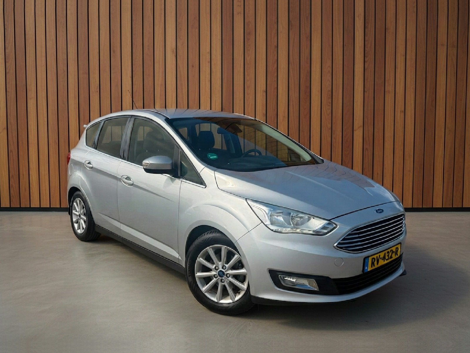 Ford C-MAX 1.0 Titanium | Sensoren | Airco | Navigatie, Voorwielaandrijving, Gebruikt, Euro 6, Handgeschakeld