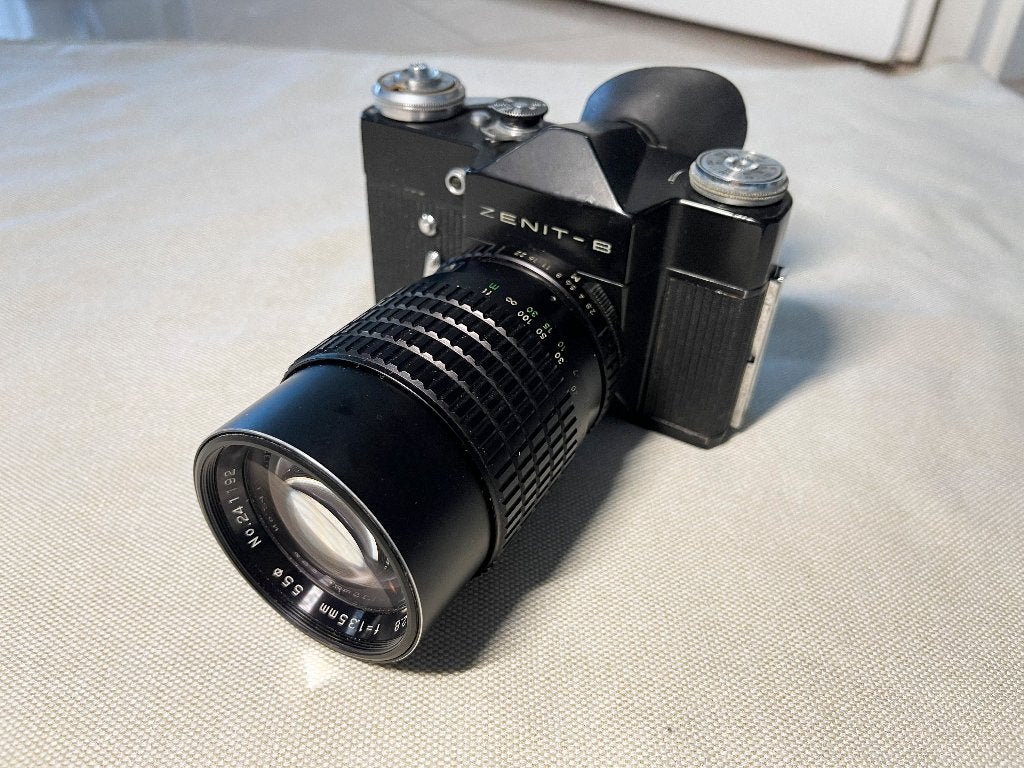 ZENIT-B mooi vintage Analoog fotocamera met 135mm 2.8 lens, Spiegelreflex, N, Zinet, Ophalen of Verzenden