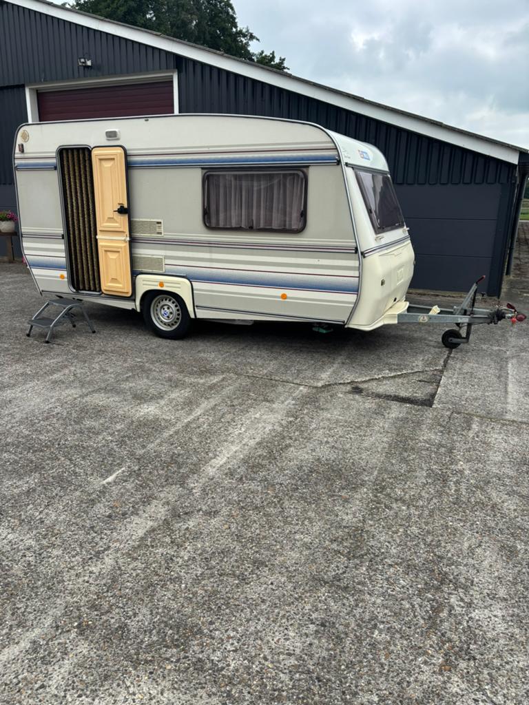 Wilk de Luxe, Caravans en Kamperen, Caravans, Overige merken, Rondzit, Tot en met 2, Particulier