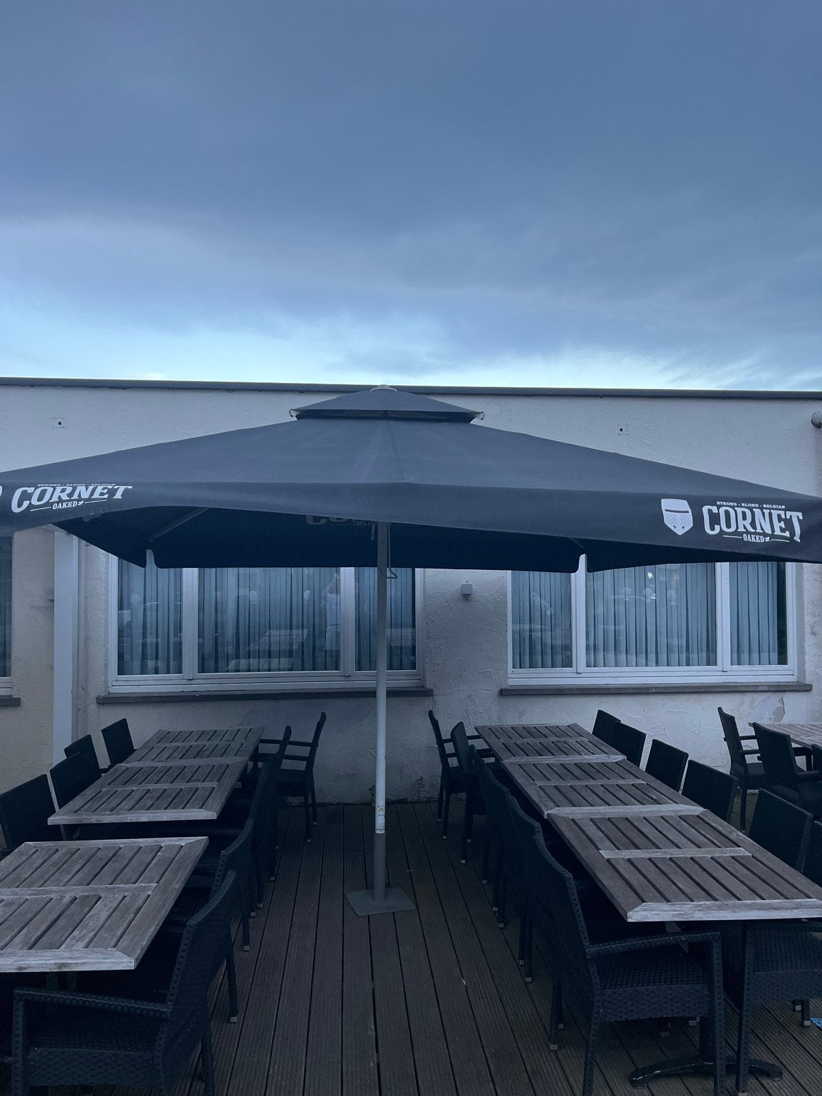 Grote terrasparasol, Tuin en Terras, Ophalen of Verzenden, Gebruikt, 3 tot 4 meter, Stokparasol