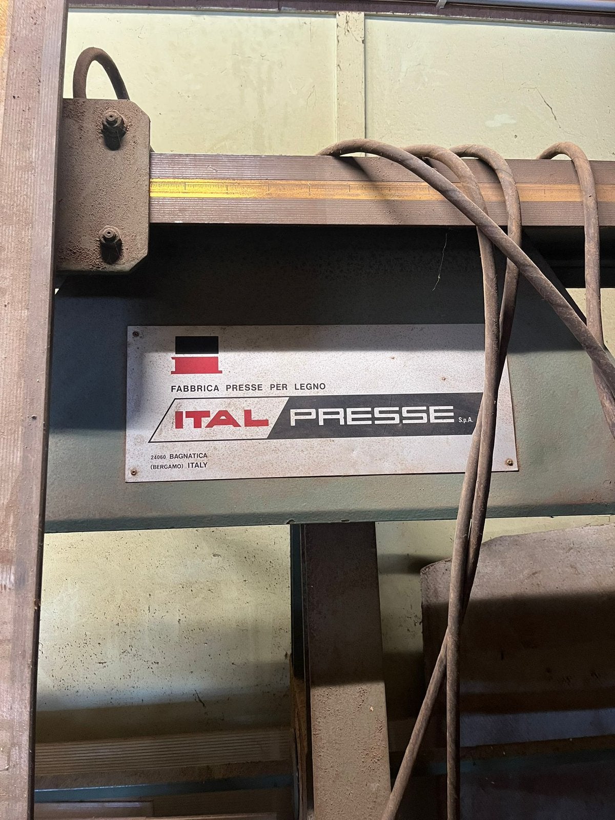 Opsluitbank Italpress, Doe-het-zelf en Verbouw, Gereedschap | Overige machines, Ophalen, Gebruikt