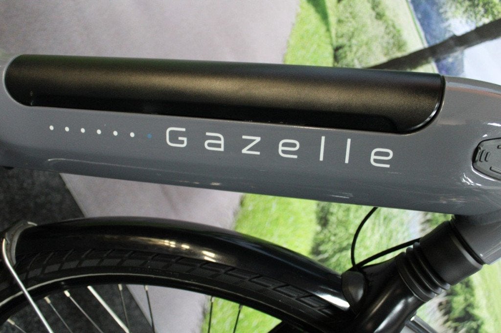 GAZELLE Grenoble C8 HMB Dames Cloud Grey Glans 49cm 2023, Gebruikt, -, - 0
-, NL, 47 tot 51 cm