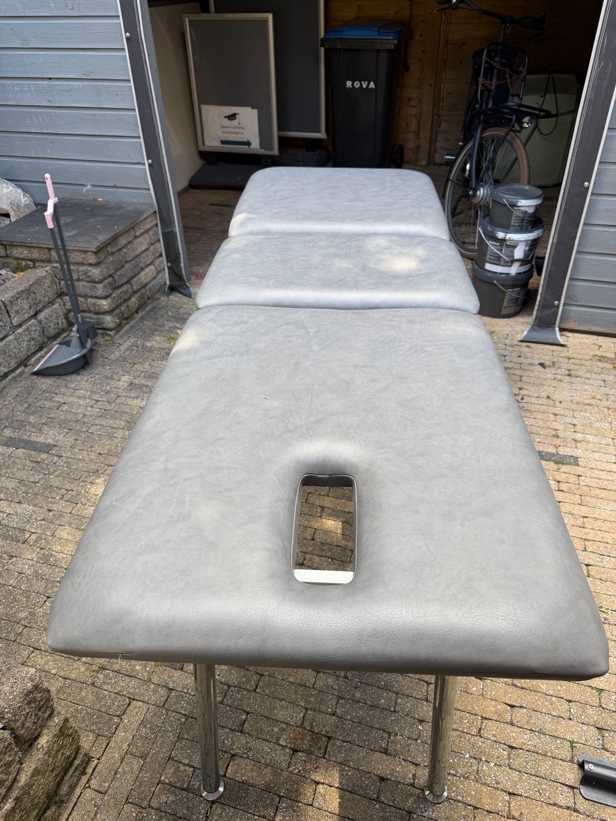 Stevige Massagetafel met Verstelbaar Rugdeel, Ophalen, Gebruikt, Massagetafel
