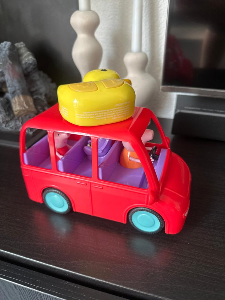 Peppa Pig auto met figuren, inclusief doos!, Kinderen en Baby's, Ophalen of Verzenden, Zo goed als nieuw