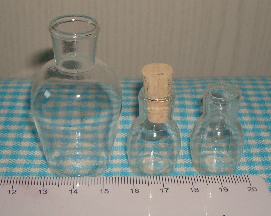Mini glazen flesjes met kurkje 3 cm hoog - 65 stuks KIJK!, Ophalen of Verzenden, Zo goed als nieuw, Overige typen