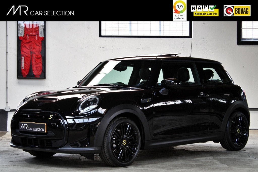 MINI Electric MINI Yours 33 kWh | SOH 97% | Panoramadak | Le, 4 stoelen, 184 pk, Automatische klimaatregeling, Hatchback