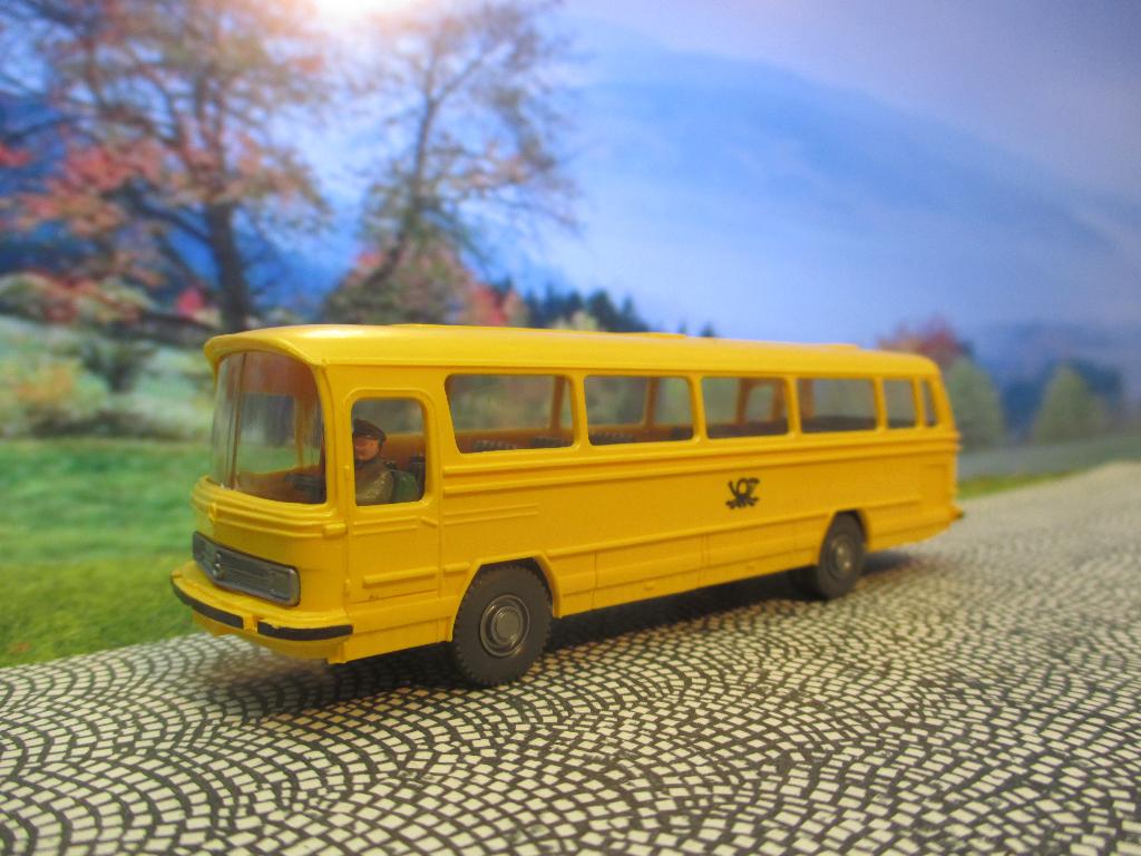 Mercedes Benz O 302-11 RÜn Überlandbus Post Wiking 710/10/1, Ophalen of Verzenden, Zo goed als nieuw, Bus of Vrachtwagen, Wiking