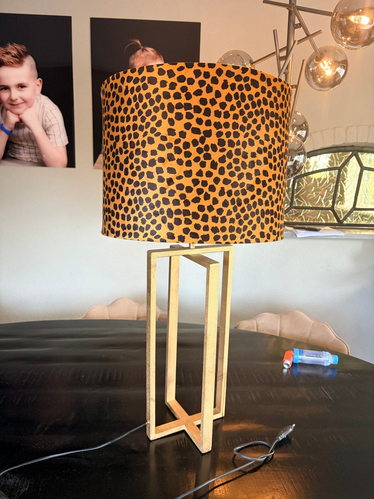 Tafellamp met luipaardprint kap en gouden voet, Ophalen, Gebruikt, Goud, Sfeerlamp
