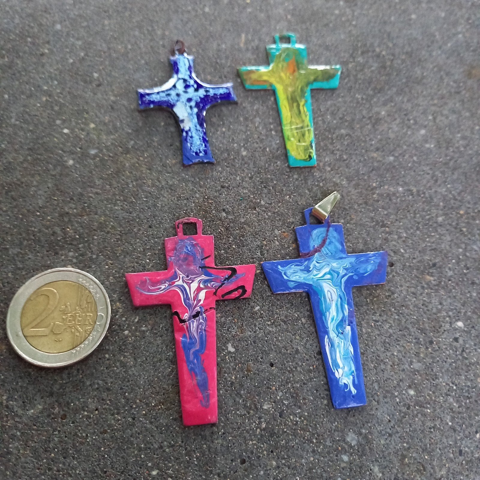 4 x gekleurd kruisje, Verzamelen, Ophalen of Verzenden
