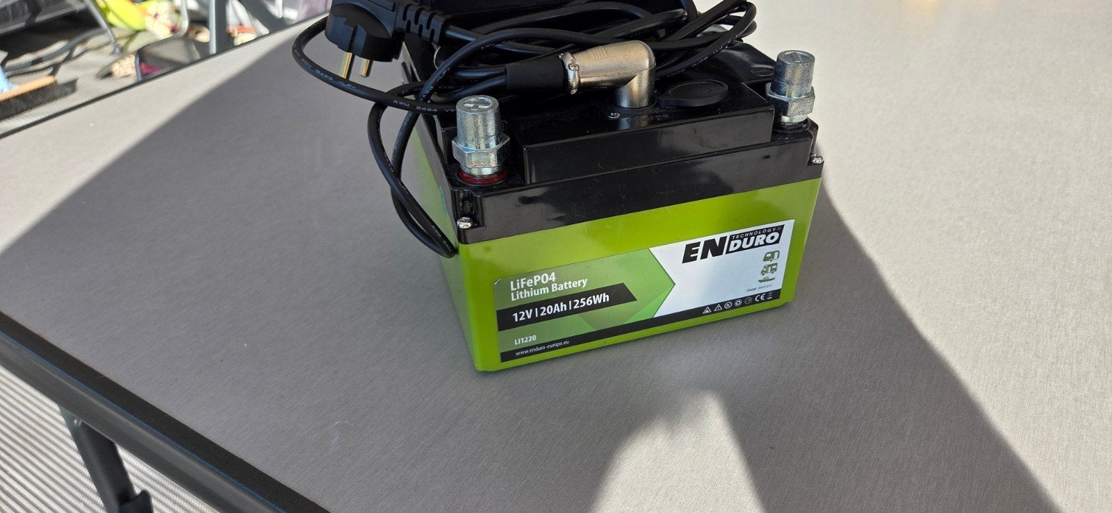 Enduro 12v20ah lithium accu met accu lader, Caravans en Kamperen, Caravan accessoires, Ophalen of Verzenden, Zo goed als nieuw