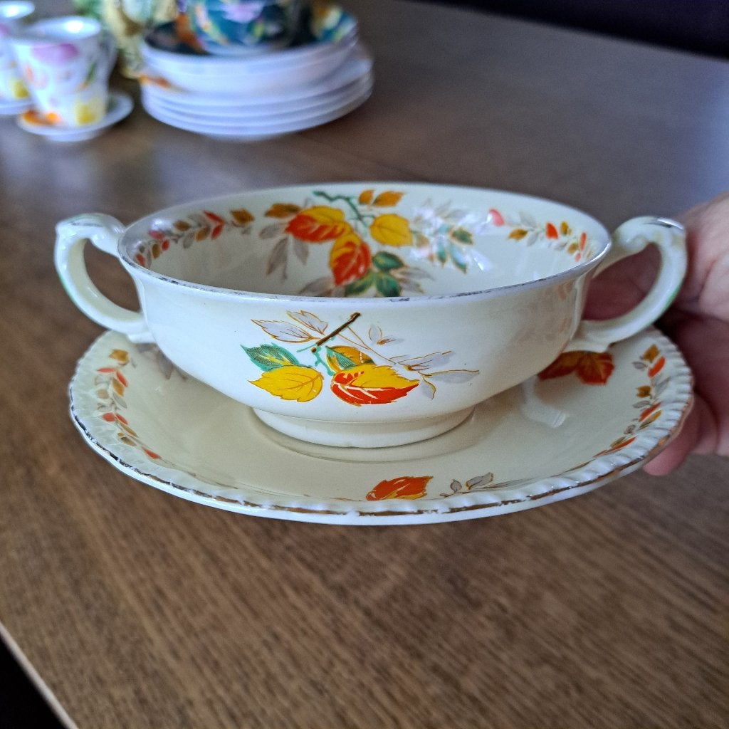 Vintage  soep kom "Holly Leaves" Grindley Engeland, Ophalen of Verzenden, Zo goed als nieuw, Kom(men), Overige stijlen
