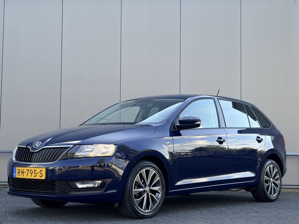Skoda Rapid Spaceback 1.0 TSI - navi - airco - cruise - nap!, Auto's, Stof, Euro 6, Blauw, Origineel Nederlands