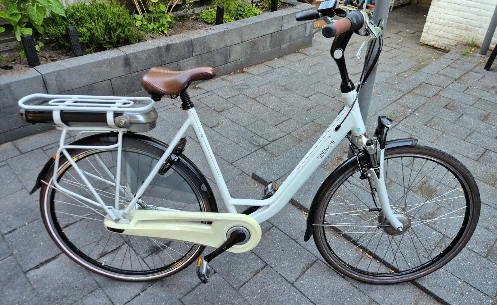 te koop zeer nette batavus elektrische fiets IK HEB 2 ACCU'S, 55 tot 59 cm, Ophalen, Zo goed als nieuw, Batavus
