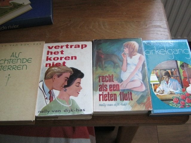 Nelly van Dijk - Has /  Koren - Fluit - Cirkelgang -Ster 502, Boeken, Verzenden, Gelezen