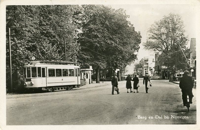 BERG en DAL – Straatbeeld met tram 2 ca. 1950 (DR149), Verzenden, 1940 tot 1960, Ongelopen, Gelderland