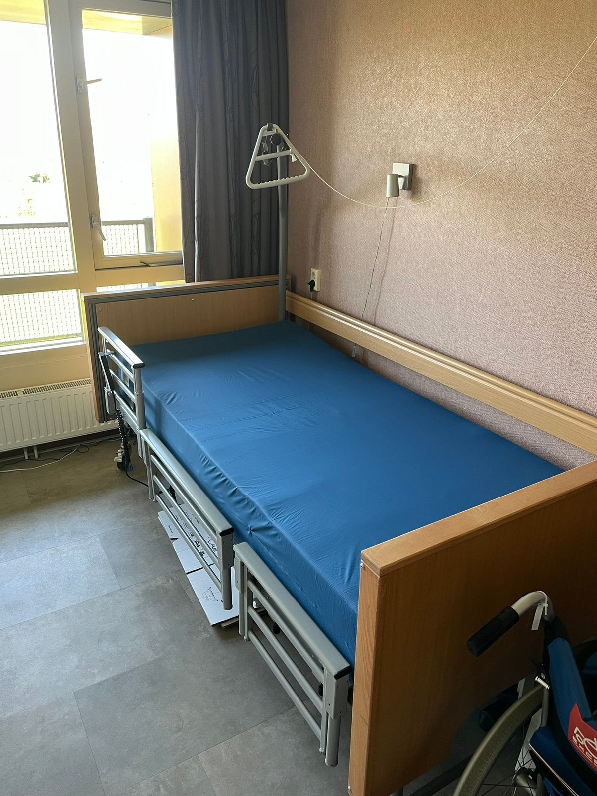 TecFor care hoog laag elektrisch zorgbed uitvalbeveiliging, Ophalen of Verzenden, Zo goed als nieuw