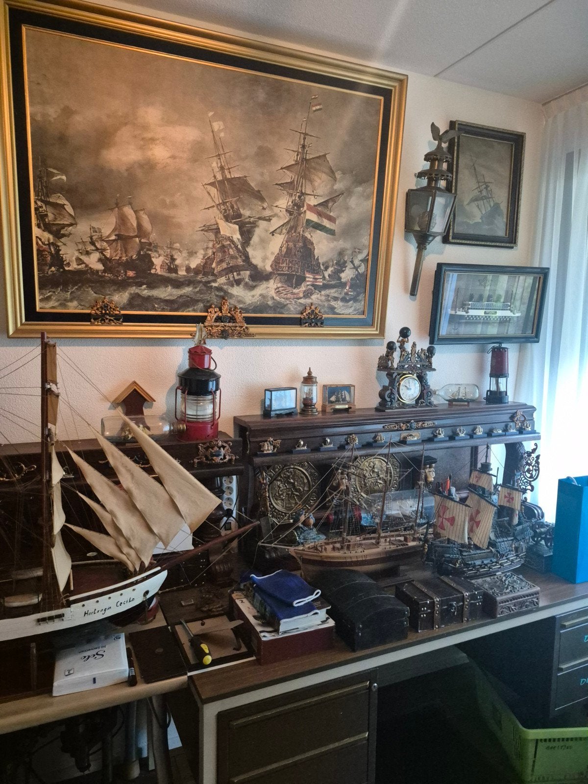 Hobbykamer met overleden vaders schepen en onderdelen, Hobby en Vrije tijd, Ophalen