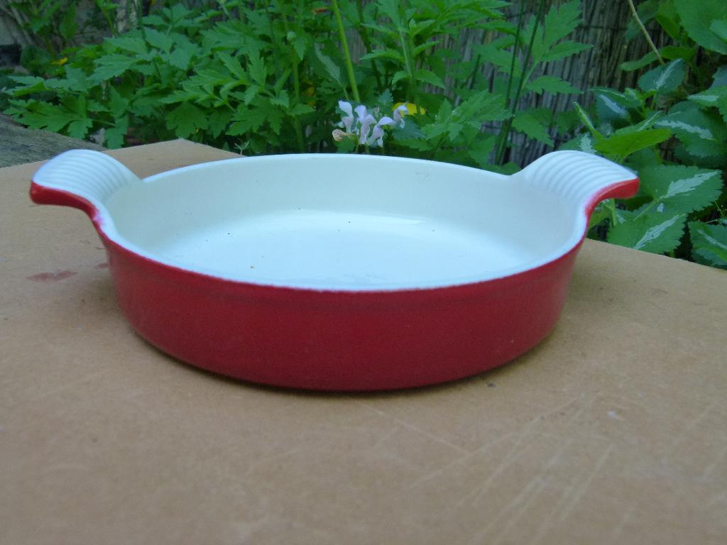 Le Creuset, gratineer en ovenschaal, kersenrood diameter 17, Ophalen, Overige materialen, Overige typen, Nieuw