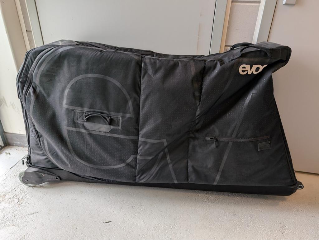 Evoc Bike Travel Bag Pro Fietskoffer met Frame standaard, Fietsen en Brommers, Fietsaccessoires | Fietstassen, Ophalen, Gebruikt
